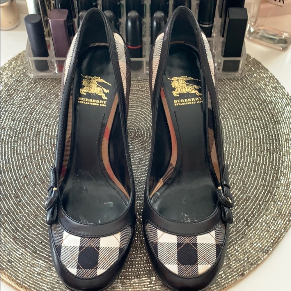 Burberry checkered heel